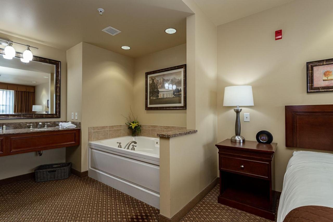 Jefferson Street Inn, A Member Of Radisson Individuals Уосо Экстерьер фото