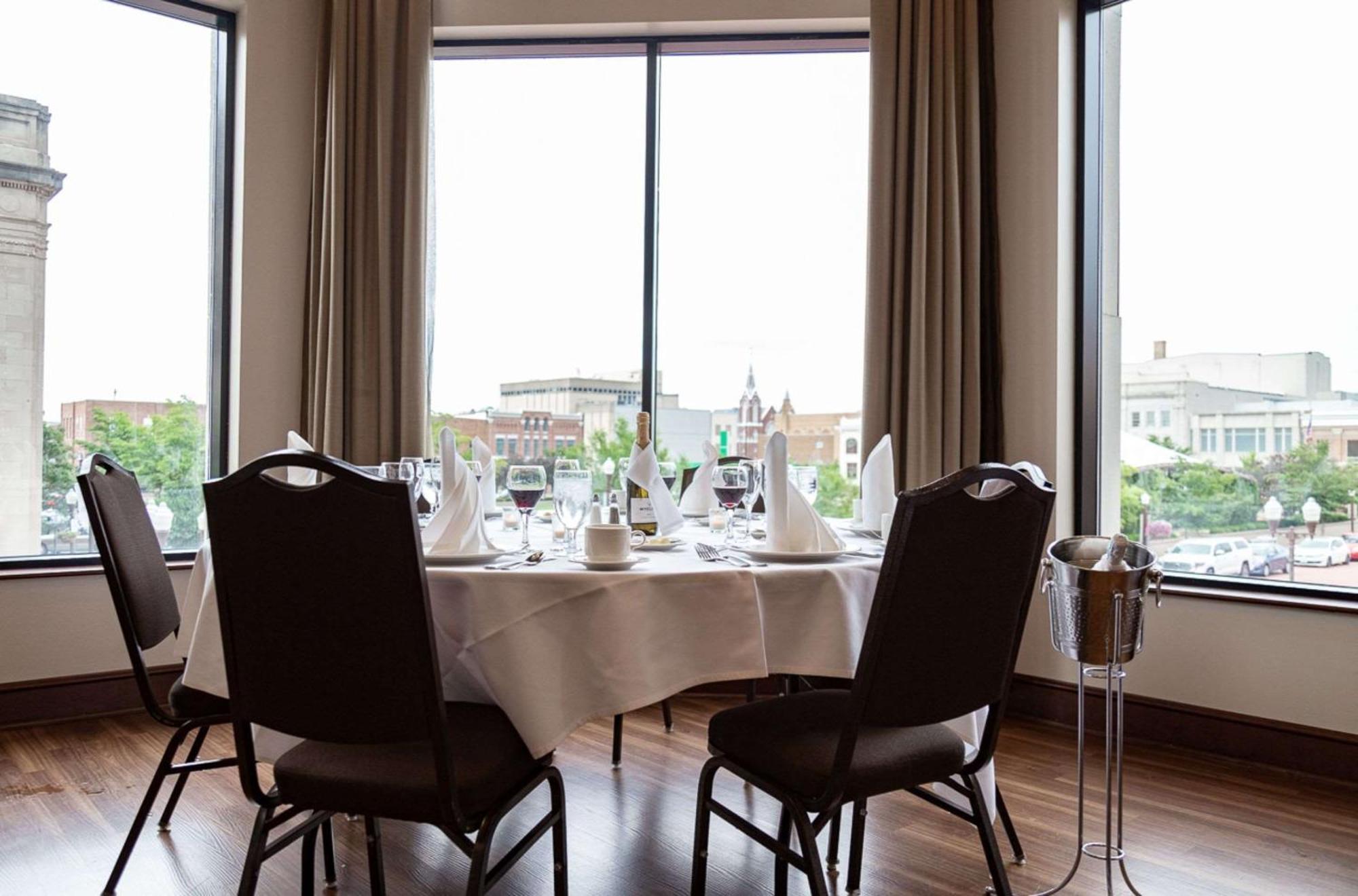 Jefferson Street Inn, A Member Of Radisson Individuals Уосо Экстерьер фото