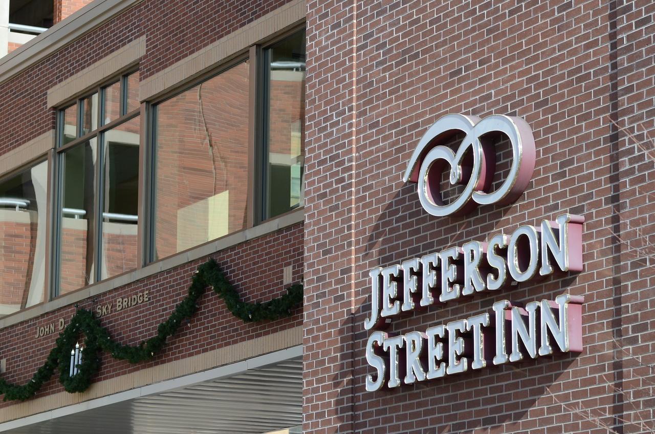 Jefferson Street Inn, A Member Of Radisson Individuals Уосо Экстерьер фото